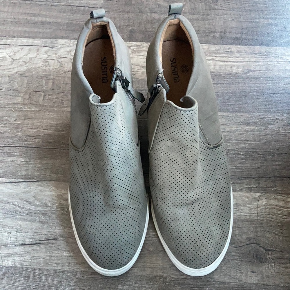 Susina wedge shoe size 8.5